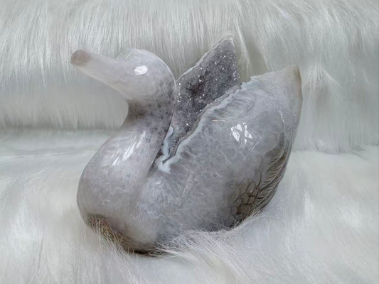 Druzy Swan Carving
